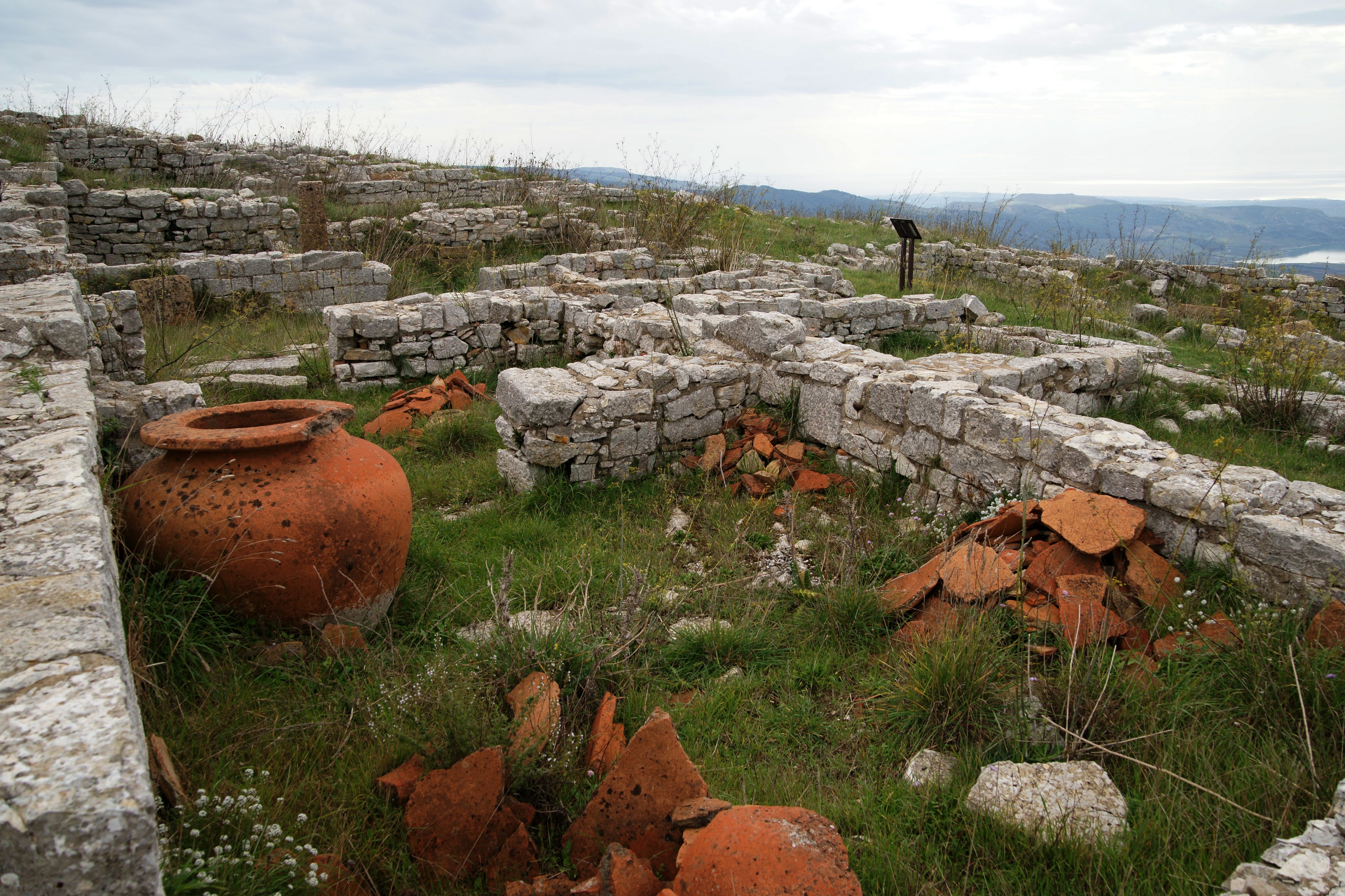 ພື້ນທີ່ໂບຮານຄະດີຂອງ Mount Adranone - Adragna | Secret World Trip Planner