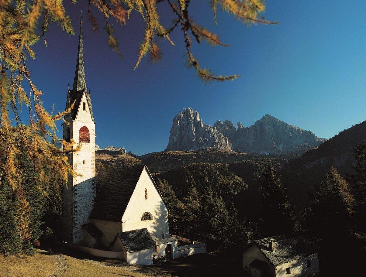 Església de San Giacomo en Ortisei - 39046 Ortisei BZ | Secret World Trip Planner