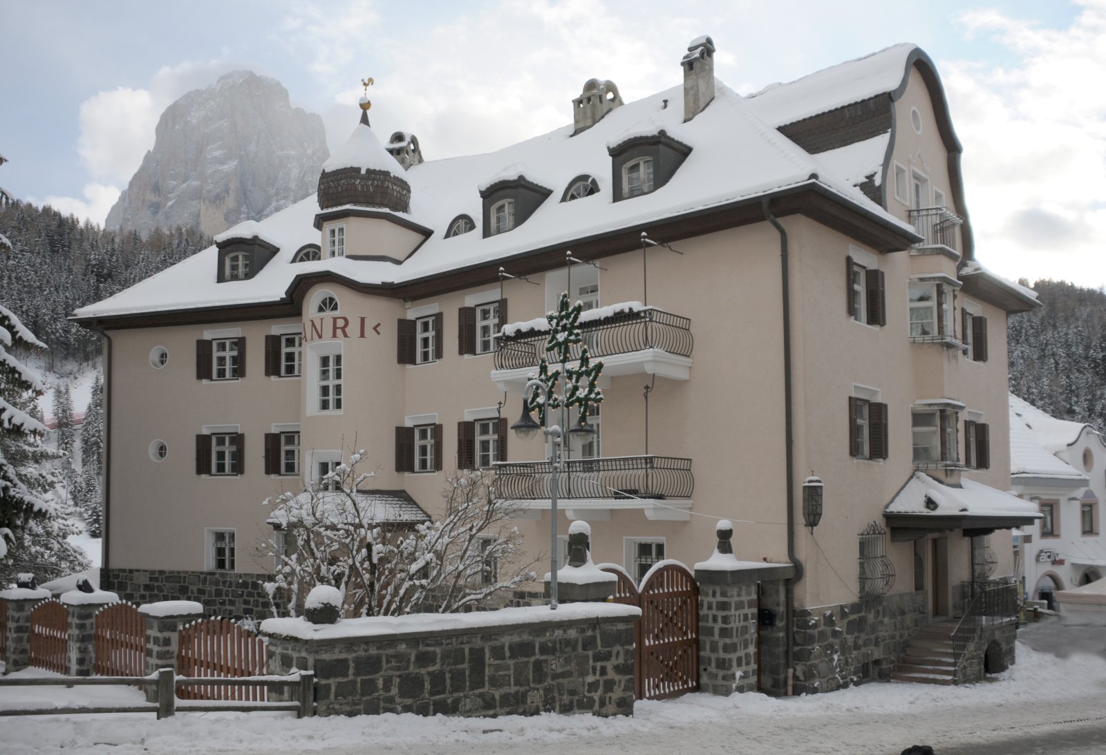 Santa Cristina en een van de grootste wiegjes ter wereld - Santa Cristina Valgardena | Secret World Trip Planner