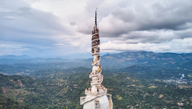 Temple d'Ambuluwawa - Un point de vue étonnant - Ambuluwaawa ICC Road | Secret World Trip Planner
