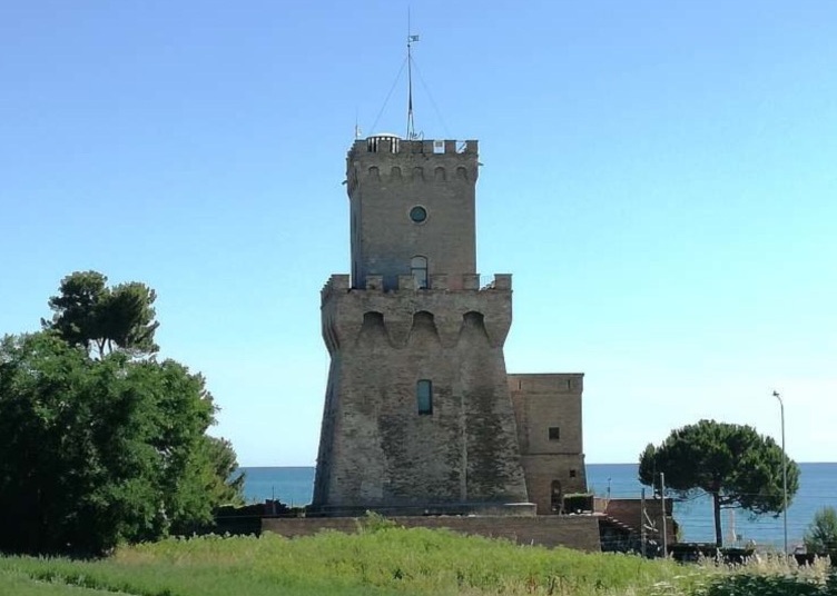 Tower Cerrano a fantastic tower in Abruzzo - Abruzzo | Secret World Trip Planner