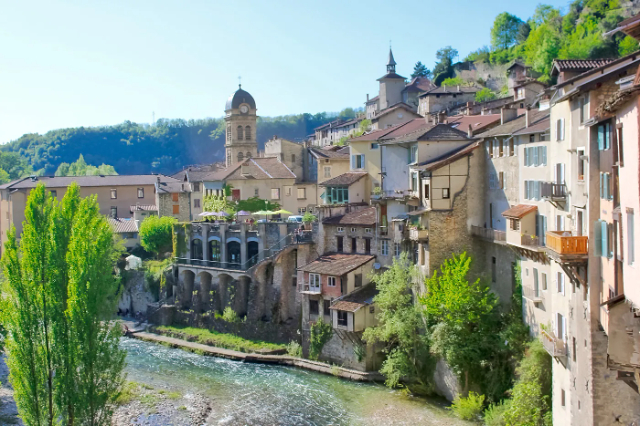 Pont-en-Royans ਅਤੇ ਕੇਸ Sospese - Pont-en-Royans | Secret World Trip Planner